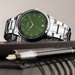 Titan Men Dial & Stainless Steel Bracelet Style Straps Analogue Watch 10027SM01-19
