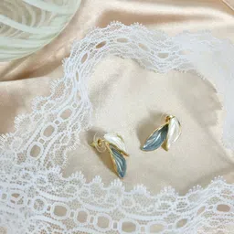 VAGHBHATT Gold Plated Leaf Shape Stud Earrings-10