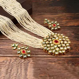Jewar Mandi Gold-Plated & White Kundan Stone-Studded Pearl Beaded Jewellery Set-29