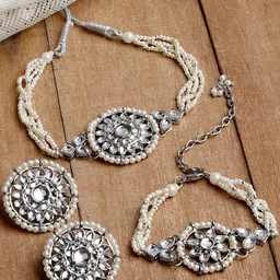 KARATCART Silver-Plated White Kundan Studded & Beaded Jewellery Set-45