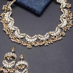 KARATCART Gold-Plated Moon Shaped White Kundan Necklace Set-image-21