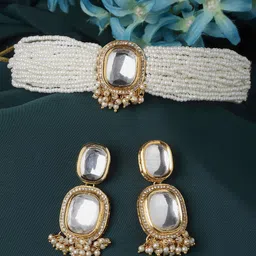 KARATCART Gold-Plated Kundan-Studded & Beaded Jewellery Set-16