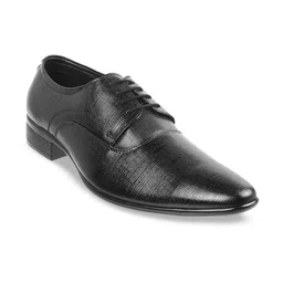 Metro Men Black Textured Leather Formal Derbys-picture-35
