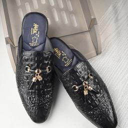 Hitz Men Ethnic Textured Leather Tassel Mules-11