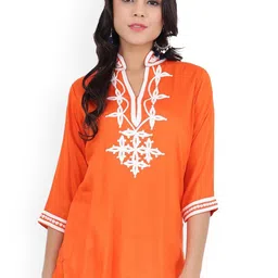 CRAFTBAZAR Floral Yoke Design Zari Mandarin Collar A-Line Kurti-picture-14