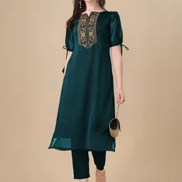 GOROLY Yoke Design Thread Work A-Line Kurta-picture-0