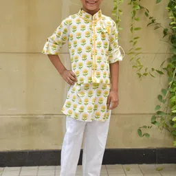 Fayon Kids Boys Floral Printed Regular Mirror Work Pure Cotton Kurta with Trousers-12