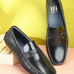 Hydes N Hues Men Solid Loafers-image-40