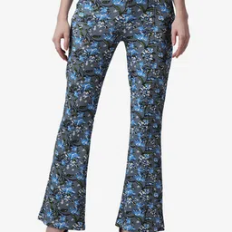 Popwings Women Grey Floral Printed Smart Flared Easy Wash Trousers-image-60