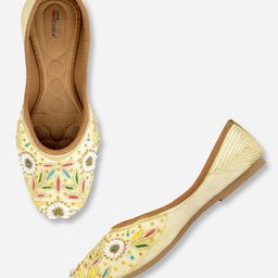 DESI COLOUR Women Off White Ethnic Ballerinas Flats-image-95