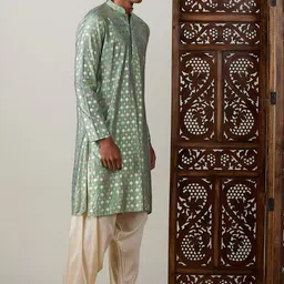 VASTRAMAY Ethnic Motifs Printed Mandarin Collar Kurta With Pyjamas-picture-24