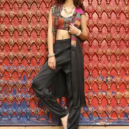 QISSA Embroidered Top & Trousers with Long Sleeveless Jacket-picture-15