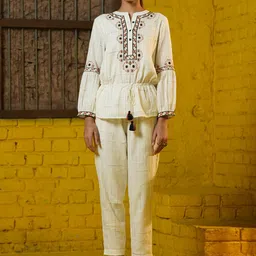 Nyaro Embroidered Top With Trousers-picture-49