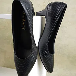 DressBerry Black PU Kitten Pumps-40