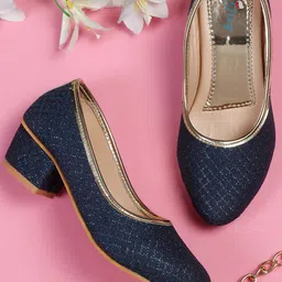 Tiny Bugs Girls Textured Pointed Toe Block Heel Pumps-15