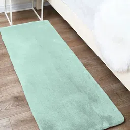 LUXEHOME INTERNATIONAL Green Ruffle Floor Runner-58