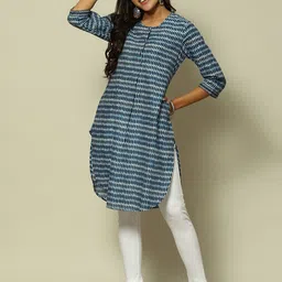 Rangriti Geometric Printed Round Neck Cotton Kurta-picture-39