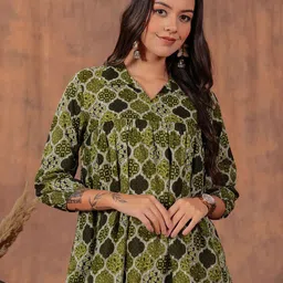 HIBIKI Women Geometric Printed Twisted Pure Cotton Regular Top-picture-57