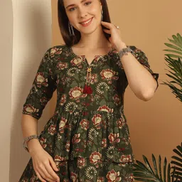 Roly Poly Floral Print Cotton Top-picture-12