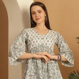 Roly Poly Floral Print Cotton Top-image-74