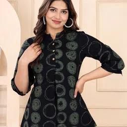 BAESD Geometric Printed Cotton Knitted Top-4