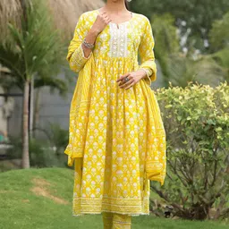 Divena Floral Printed Round Neck Three-Quarter Sleeves Pure Cotton Kurta Set-picture-28
