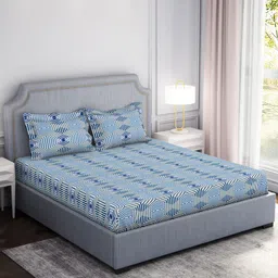 Welspun Adore Blue & White Geometric Microfiber 104 TC Queen Bedsheet With 2 Pillow Covers-image-79