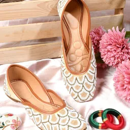 Try Me Embellished Ethnic Mojaris-98