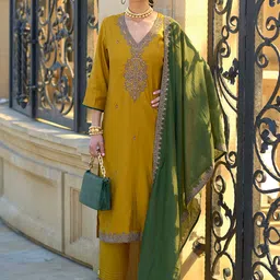 Indo Era Ethnic Motifs Embroidered Regular Thread Work Straight Kurta Set-45