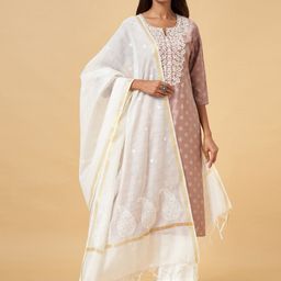 RANGMANCH BY PANTALOONS Floral Embroidered Dupatta with Zari-35