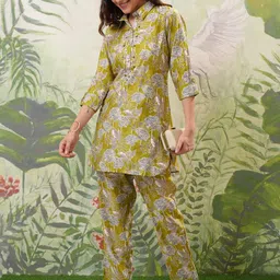 Vishudh Green Floral Printed Shirt Collar Top &Trouser Co-Ords-image-13