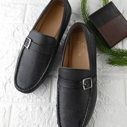 CLOG LONDON Men Textured Leather Loafers-69