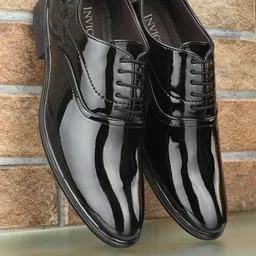 INVICTUS Men Black Solid Formal Oxfords-picture-6