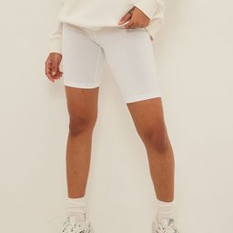 NA-KD Women White Slim Fit Shorts-image-30