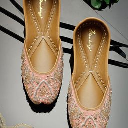 ELANBERG Ethnic Embellished Square Toe Mojaris-30
