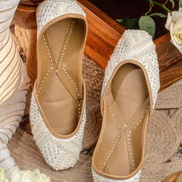 NR By Nidhi Rathi Square Toe Embellished Ethnic Mojaris-29
