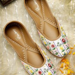 ELANBERG Ethnic Embellished Square Toe Mojaris-12