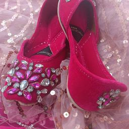 DESI COLOUR Embellished Velvet Mojaris-18