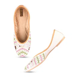 DESI COLOUR Embellished Ethnic Mojaris-image-62