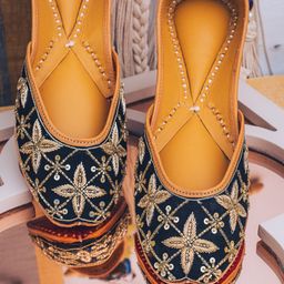 NR By Nidhi Rathi Women Black Hand Embroidered Mojaris Flats-image-15