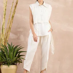 First Resort by Ramola Bachchan Organic Cotton Top With Herringbone Bib & Trouser-image-18