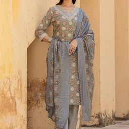 Varanga Women Floral Printed Regular Mirror Work Kurta with Trousers & With Dupatta-6