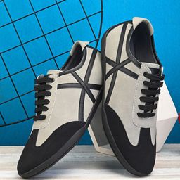 The Roadster Lifestyle Co. Men Black Lightweight Round Toe Sneakers-image-72