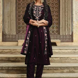 SCAKHI Women Violet Floral Embroidered Thread Work Velvet Kurta with Trousers & With Dupatta-picture-6