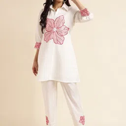 FABMORA Floral Embroidered Thread Work Kurta With Trouser-picture-10