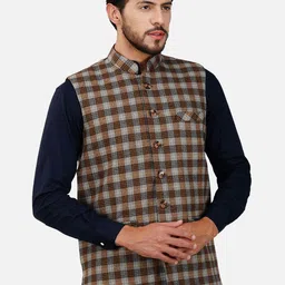 Vastraa Fusion Checked Woven Nehru Jacket-29