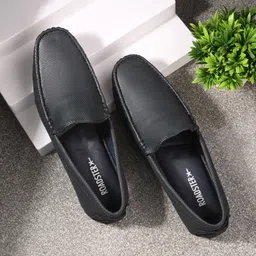Roadster Men Textured Lightweight Driving Shoes-image-13