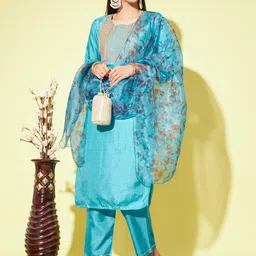 VredeVogel Floral Yoke Design Regular Sequinned Kurta with Trousers & Dupatta-17