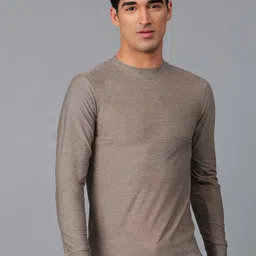 Kotty Men Solid Round Neck T-shirt-image-8