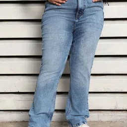 Freeform by High Star Women Stove Pipe High-Rise Heavy Fade Jeans-image-27